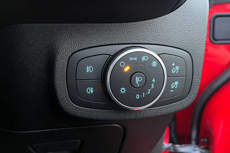 Used Ford Fiesta 2018 for sale - 76705770: Photo 48