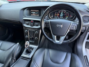 Used Volvo V40 2013 for sale - 79223116: Photo