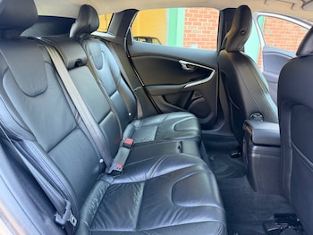 Used Volvo V40 2013 for sale - 79223116: Photo