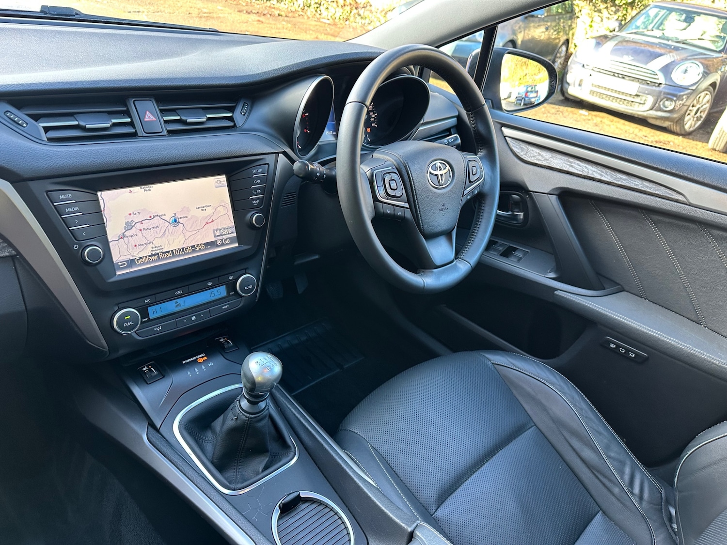 Used Toyota Avensis 2015 for sale - 77310886: Photo 12