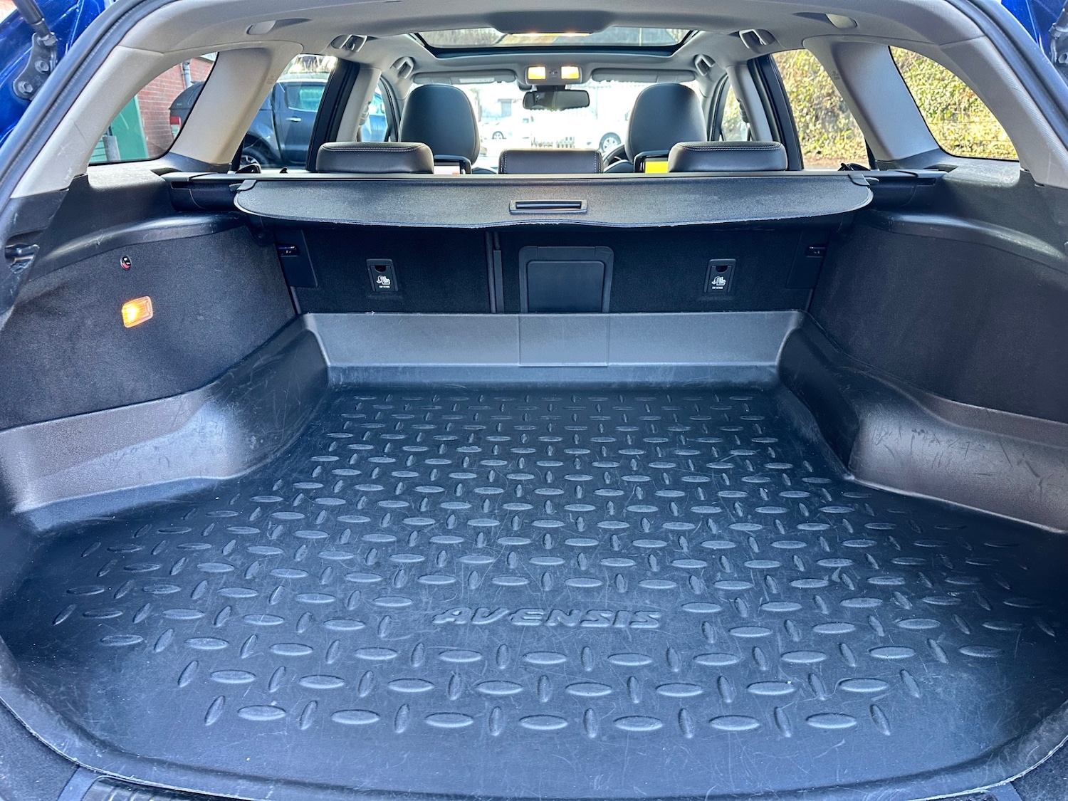 Used Toyota Avensis 2015 for sale - 77310886: Photo 6