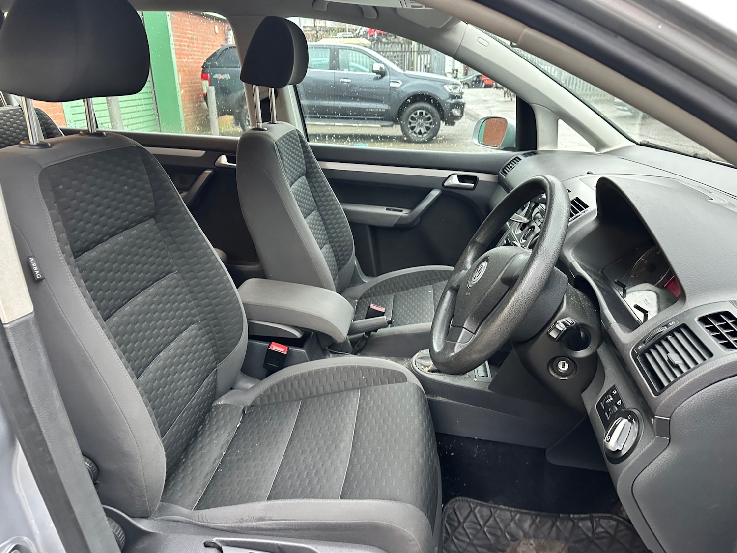 Used Volkswagen Touran 2009 for sale - 77245532: Photo 6