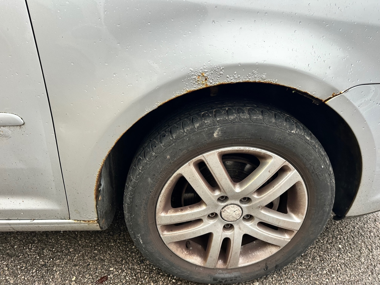 Used Volkswagen Touran 2009 for sale - 77245532: Photo 9