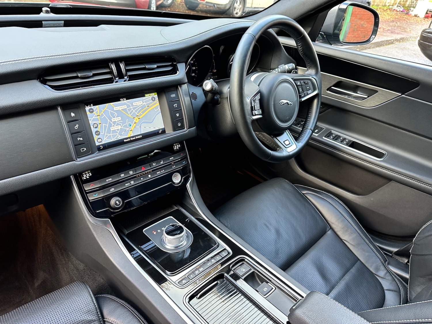 Used Jaguar XF 2016 for sale - 76789505: Photo 11