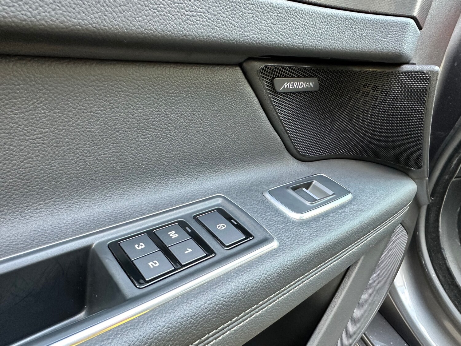 Used Jaguar XF 2016 for sale - 76789505: Photo 15