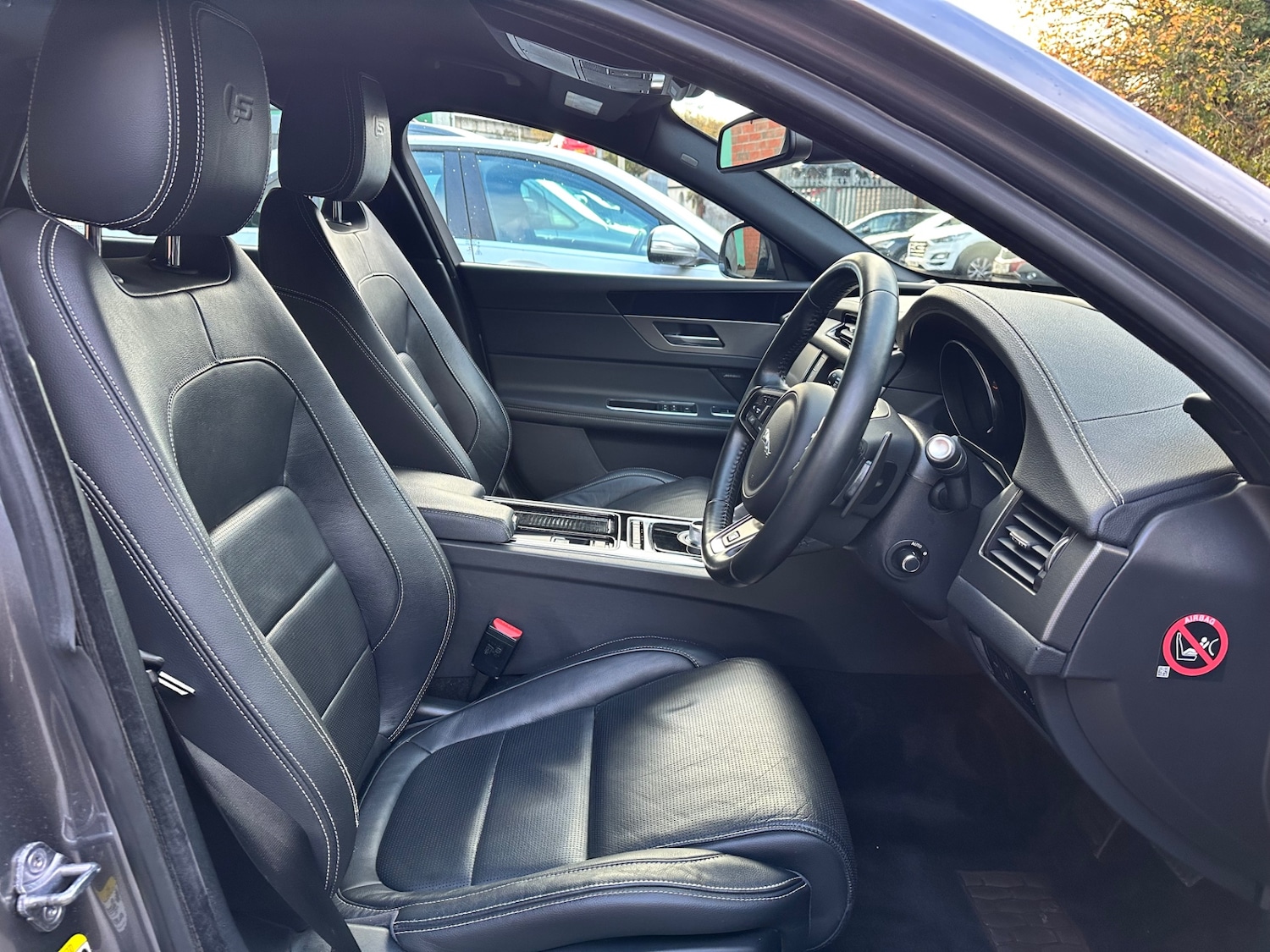 Used Jaguar XF 2016 for sale - 76789505: Photo 3