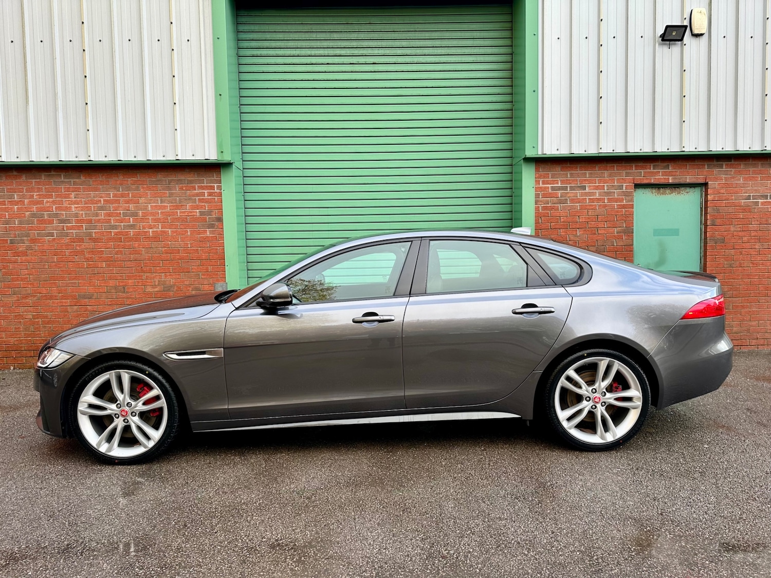 Used Jaguar XF 2016 for sale - 76789505: Photo 9