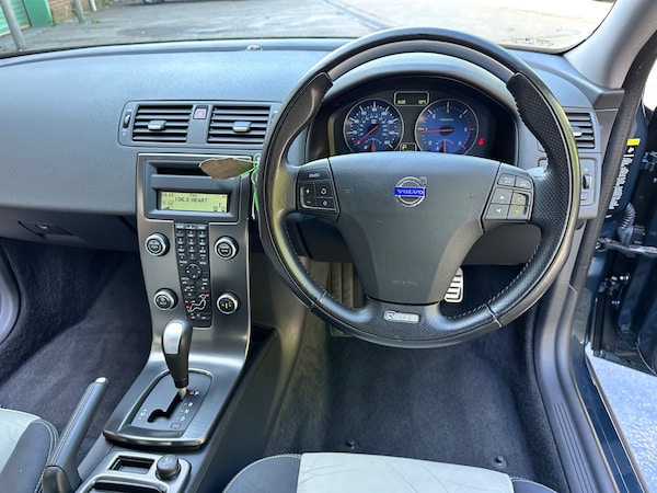 Used Volvo C30 2009 for sale - 74609387: Photo 2