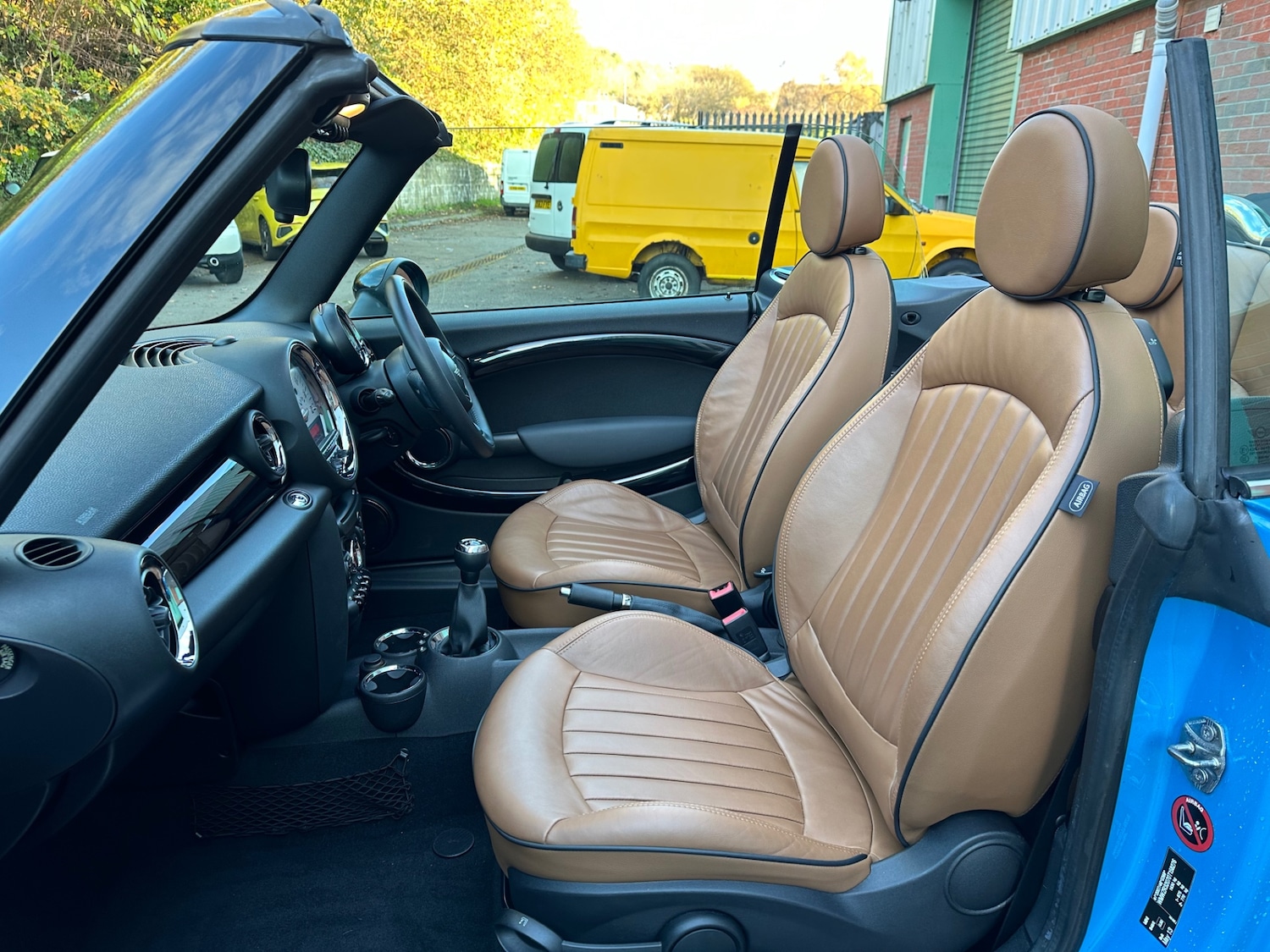 Used MINI Convertible 2014 for sale - 76598002: Photo 11