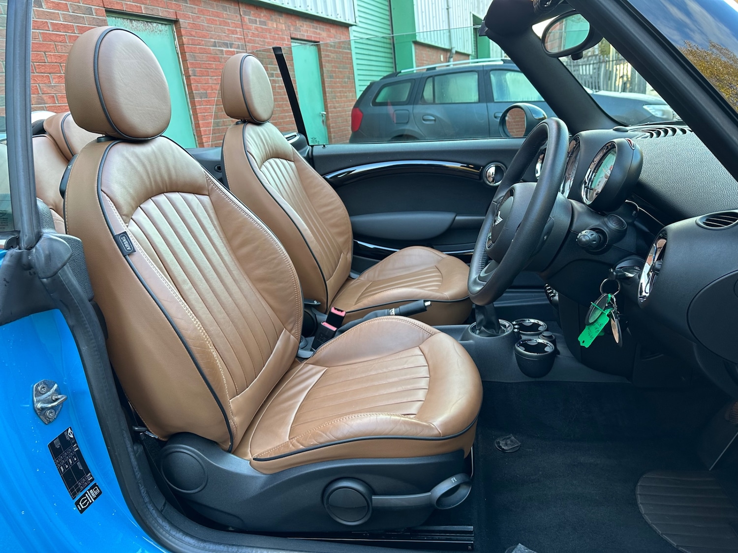 Used MINI Convertible 2014 for sale - 76598002: Photo 3