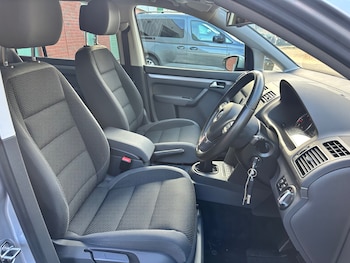 Used Volkswagen Touran 2013 for sale - 76606119: Photo