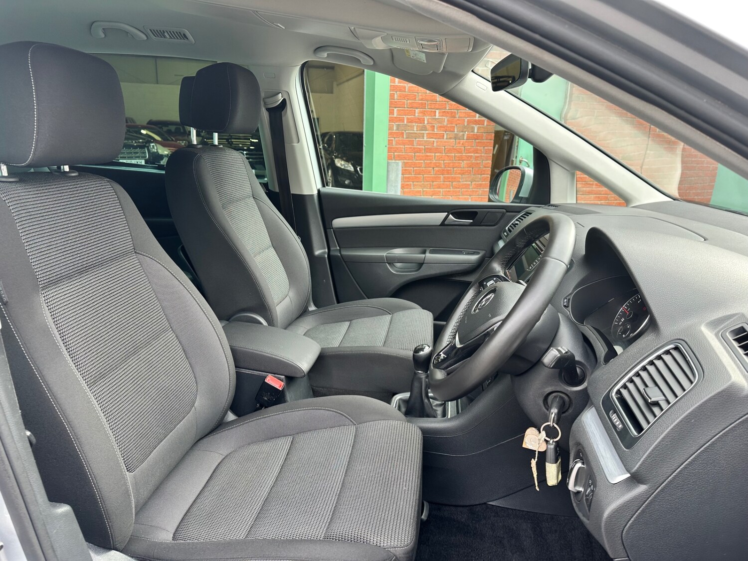 Used Volkswagen Sharan 2017 for sale - 77438814: Photo 3