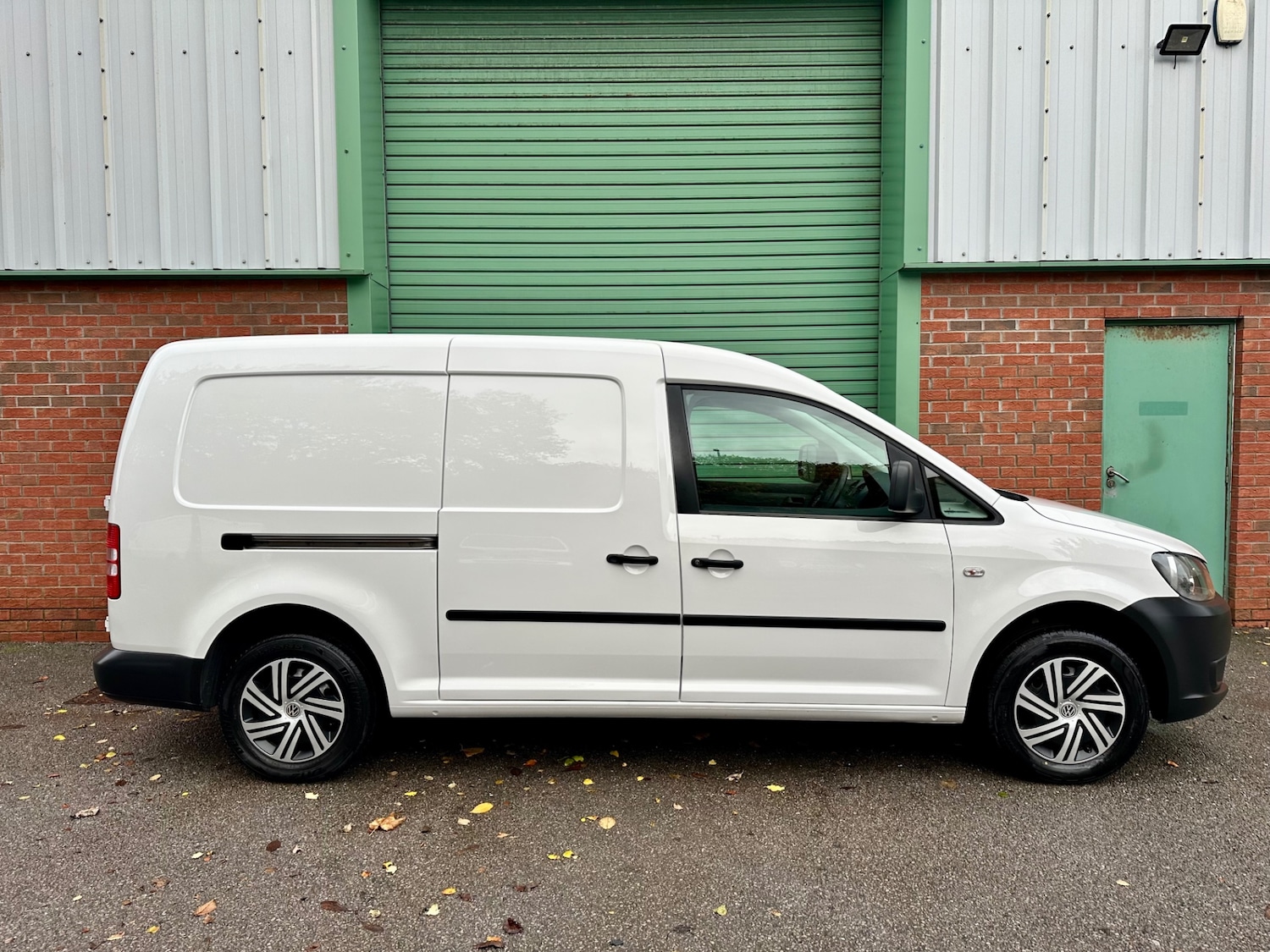 Used Volkswagen Caddy Maxi 2013 for sale - 76427820: Photo 10