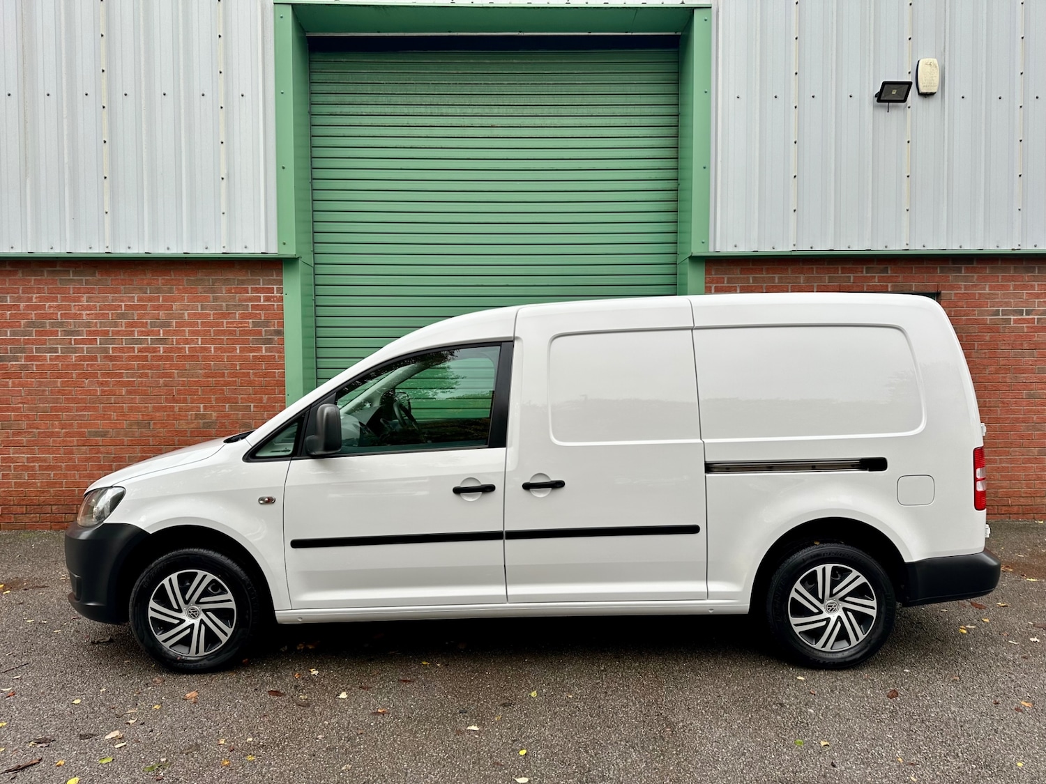 Used Volkswagen Caddy Maxi 2013 for sale - 76427820: Photo 11