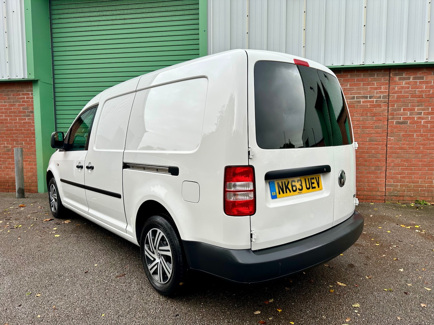 Used Volkswagen Caddy Maxi 2013 for sale - 76427820: Photo 5