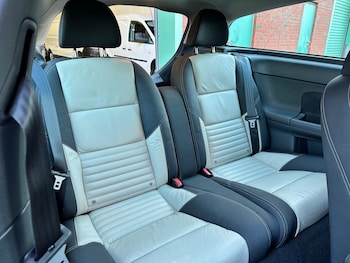 Used Volvo C30 2010 for sale - 77220604: Photo