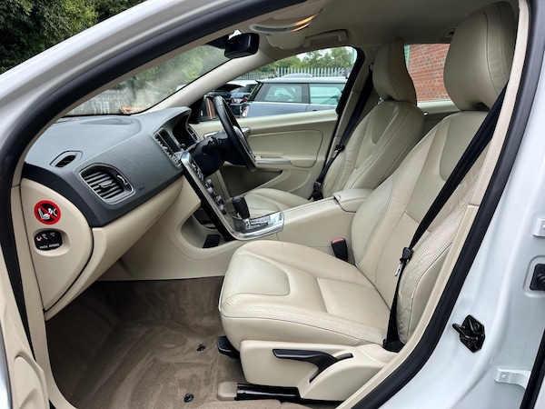 Used Volvo V60 2011 for sale - 75022330: Photo 10