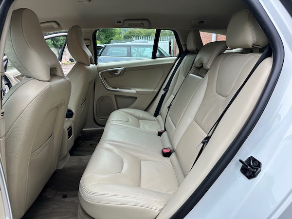 Used Volvo V60 2011 for sale - 75022330: Photo 11