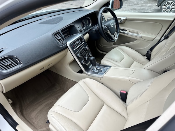Used Volvo V60 2011 for sale - 75022330: Photo 16