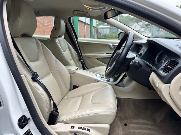 Used Volvo V60 2011 for sale - 75022330: Photo 3