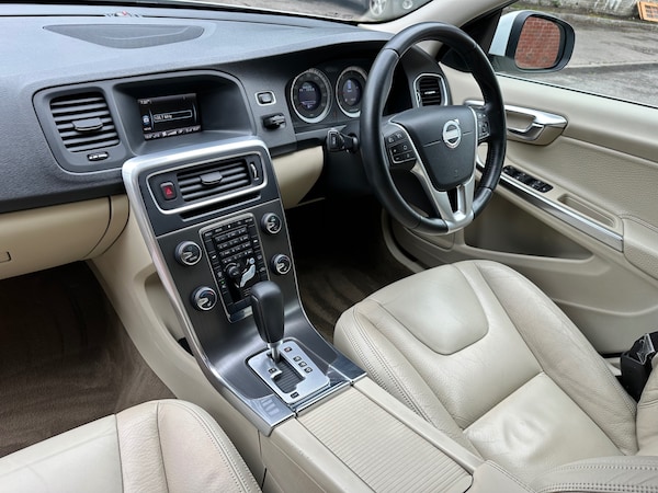 Used Volvo V60 2011 for sale - 75022330: Photo 9