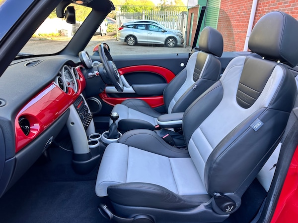 Used MINI Convertible 2007 for sale - 74427313: Photo 10