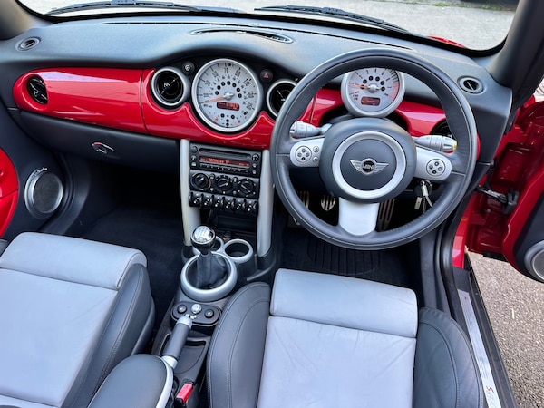 Used MINI Convertible 2007 for sale - 74427313: Photo 2