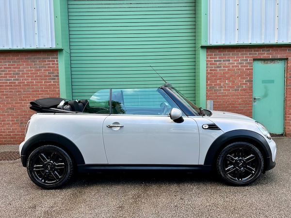 Used MINI Convertible 2014 for sale - 74240176: Photo 9