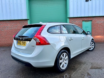 Used Volvo V60 2012 for sale - 78243384: Photo