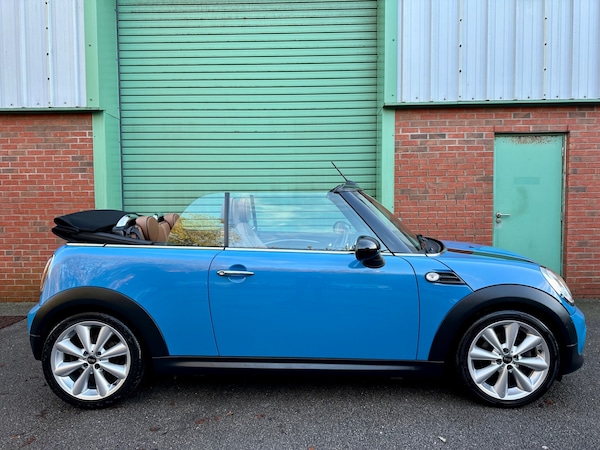 Used MINI Convertible 2014 for sale - 72888956: Photo 9