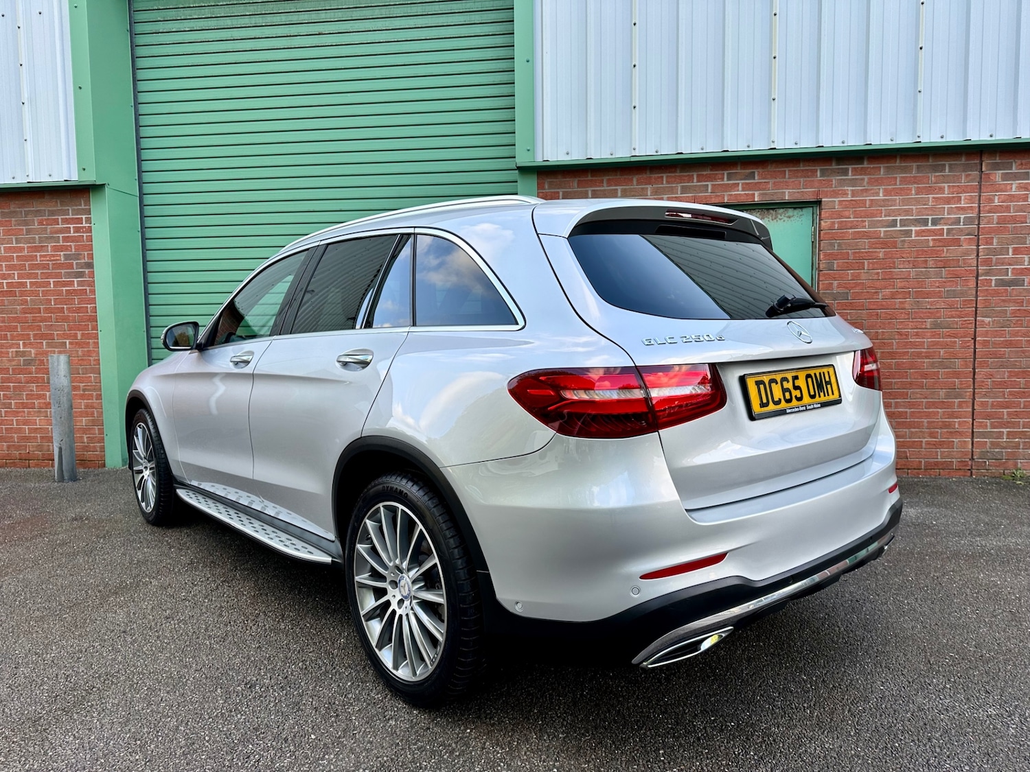 Used Mercedes-Benz GLC 2015 for sale - 76165238: Photo 2
