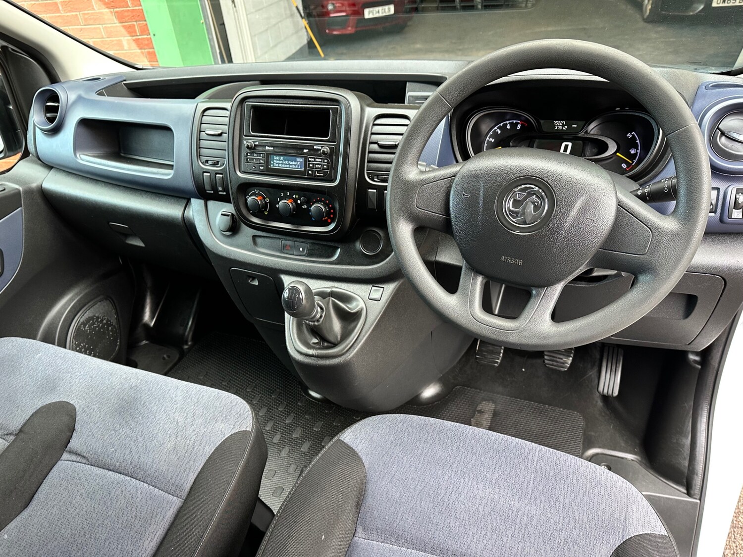 Used Vauxhall Vivaro 2015 for sale - 76751473: Photo 2