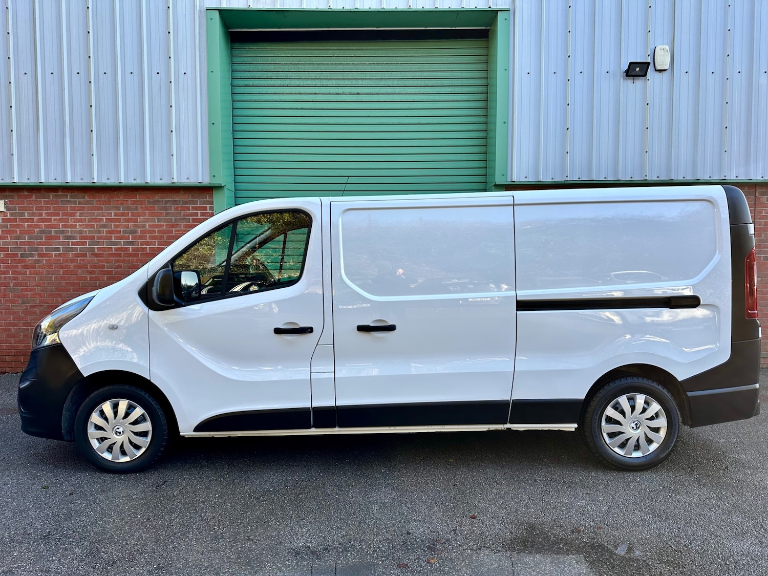 Used Vauxhall Vivaro 2015 for sale - 76751473: Photo 9