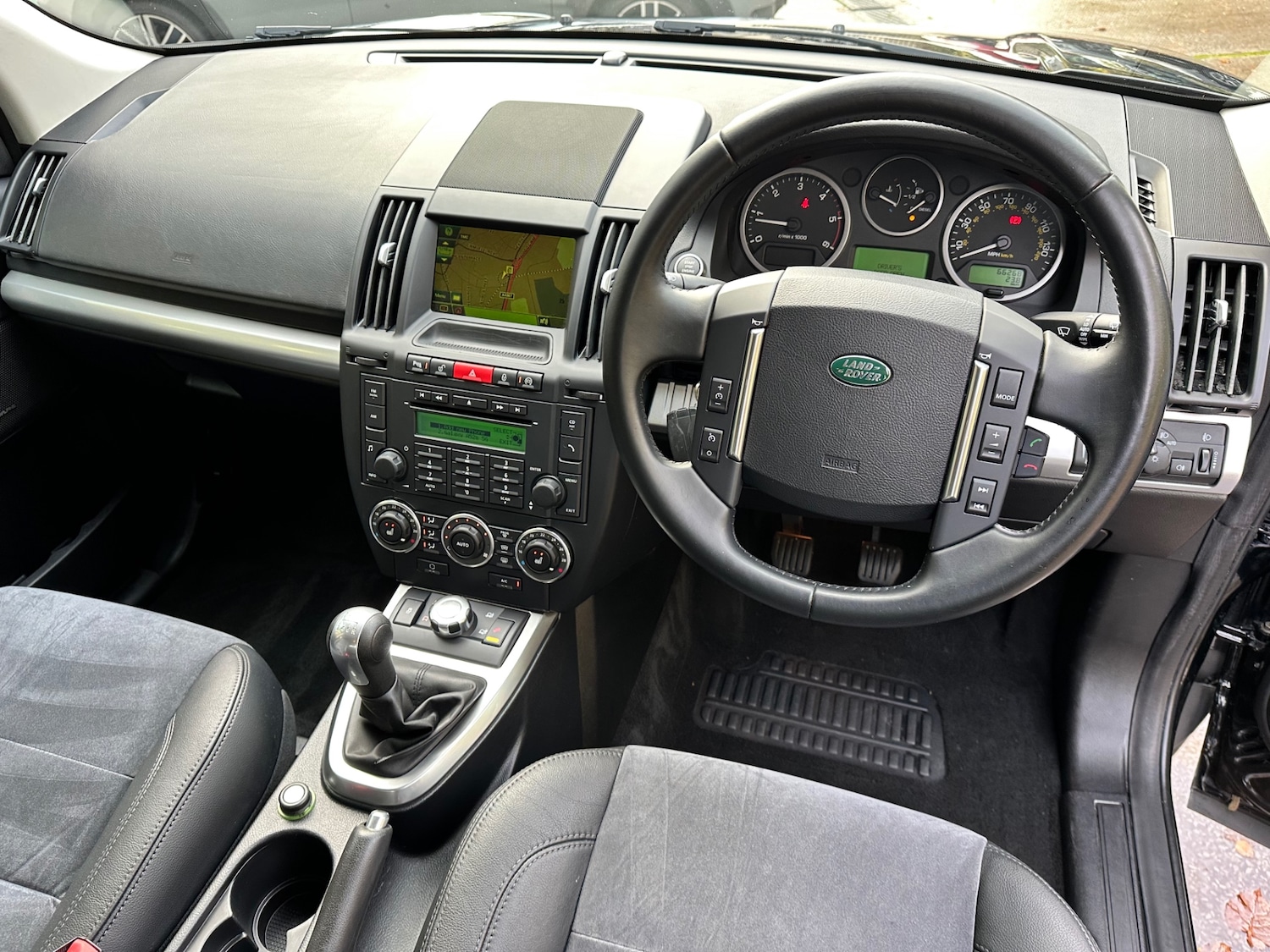 Used Land Rover Freelander 2011 for sale - 76559726: Photo 2