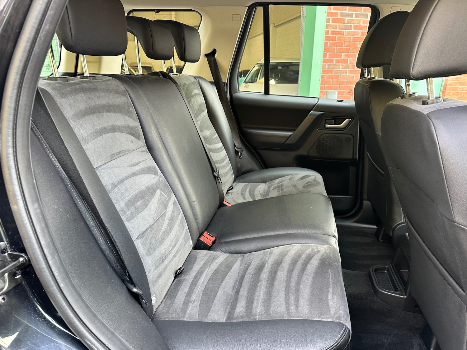 Used Land Rover Freelander 2011 for sale - 76559726: Photo 4