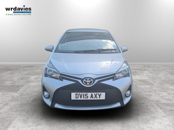Used Toyota Yaris 2015 for sale - 79202881: Photo