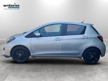 Used Toyota Yaris 2015 for sale - 79202881: Photo