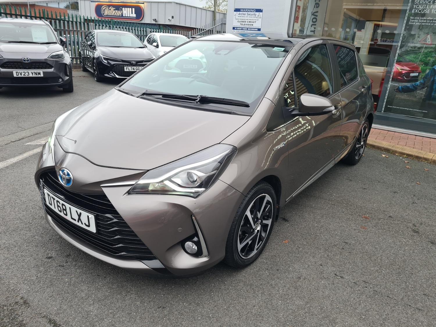 Used Toyota Yaris 2019 for sale - 76474897: Photo 3