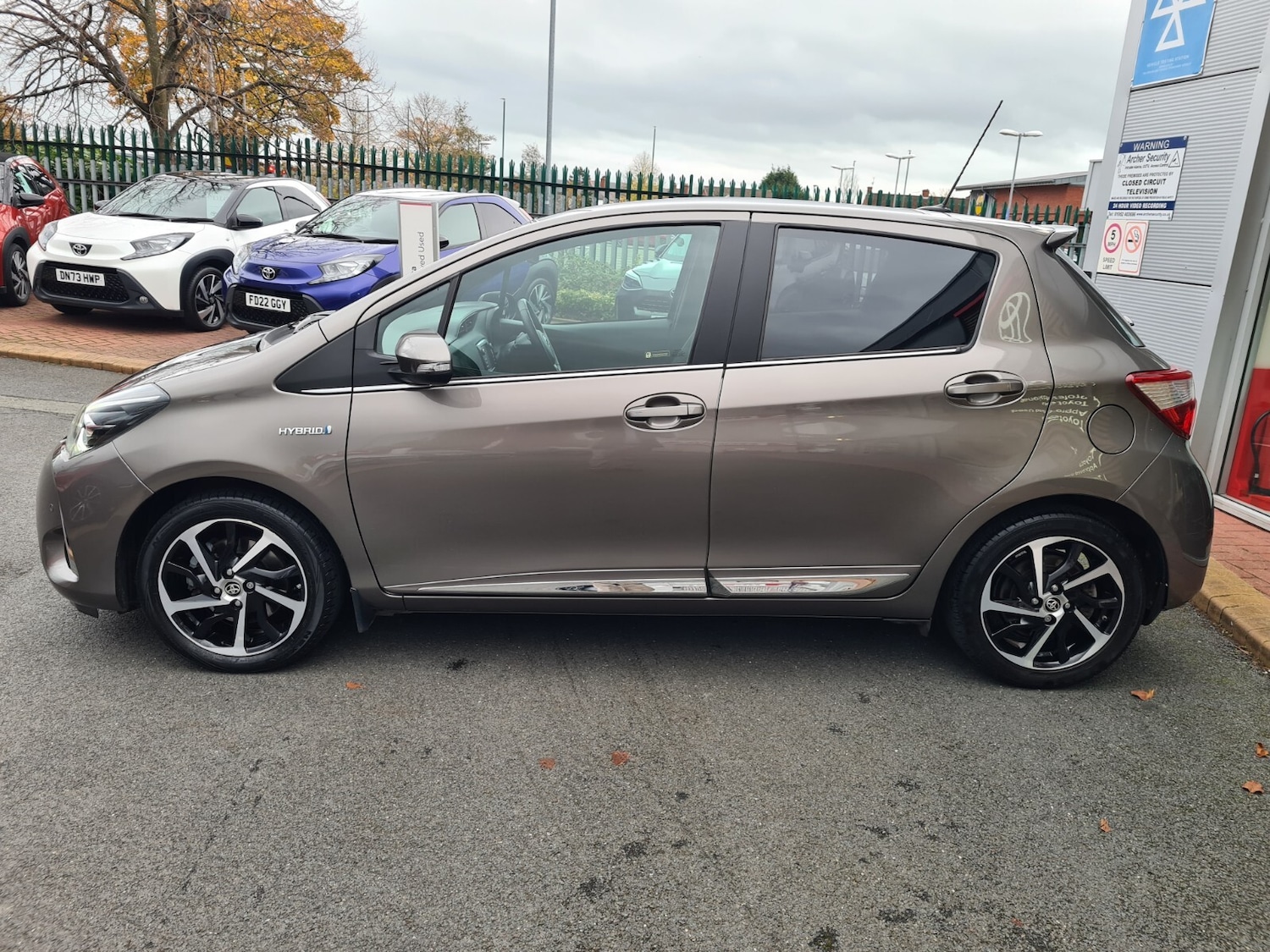 Used Toyota Yaris 2019 for sale - 76474897: Photo 4