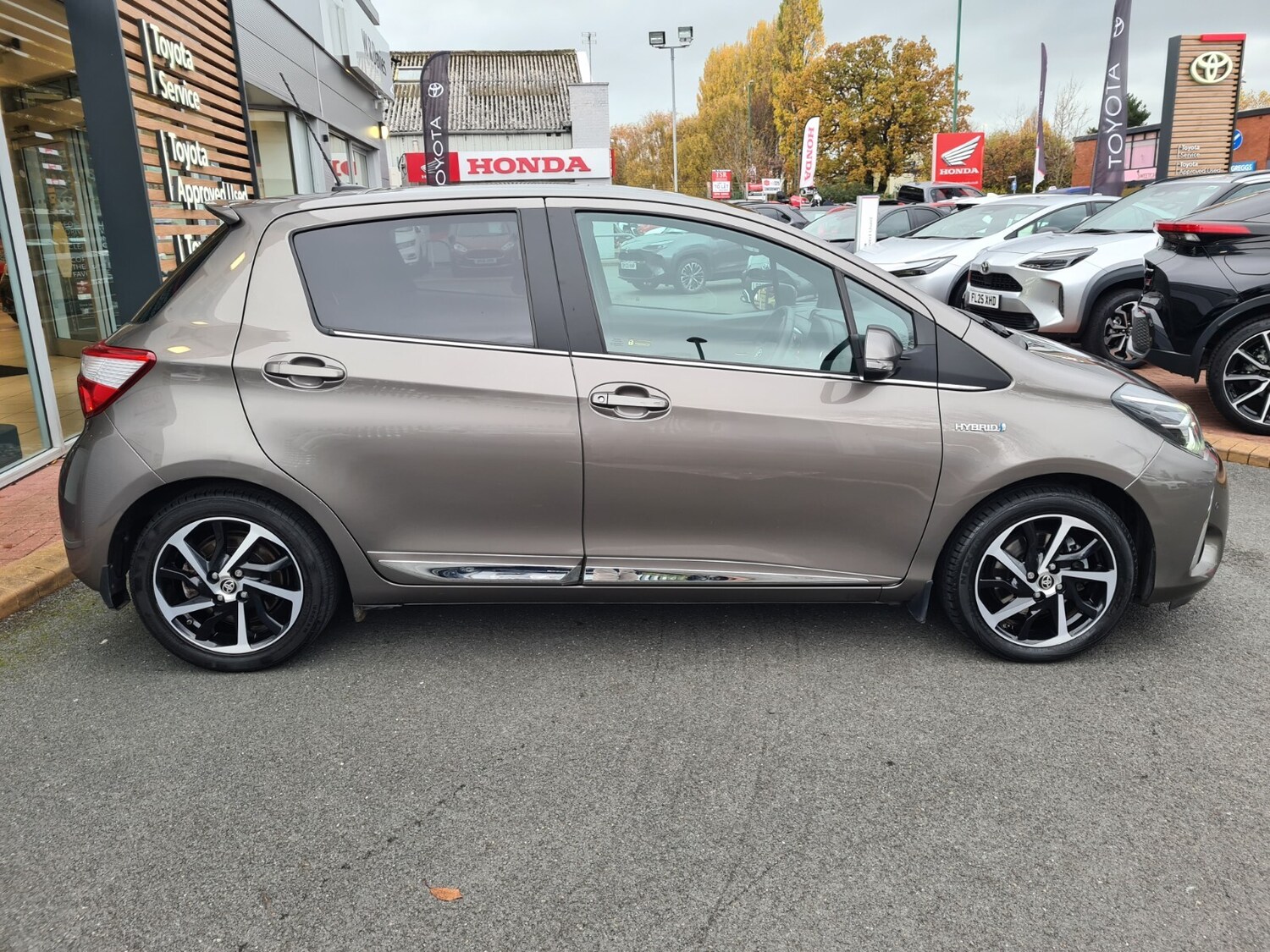 Used Toyota Yaris 2019 for sale - 76474897: Photo 9