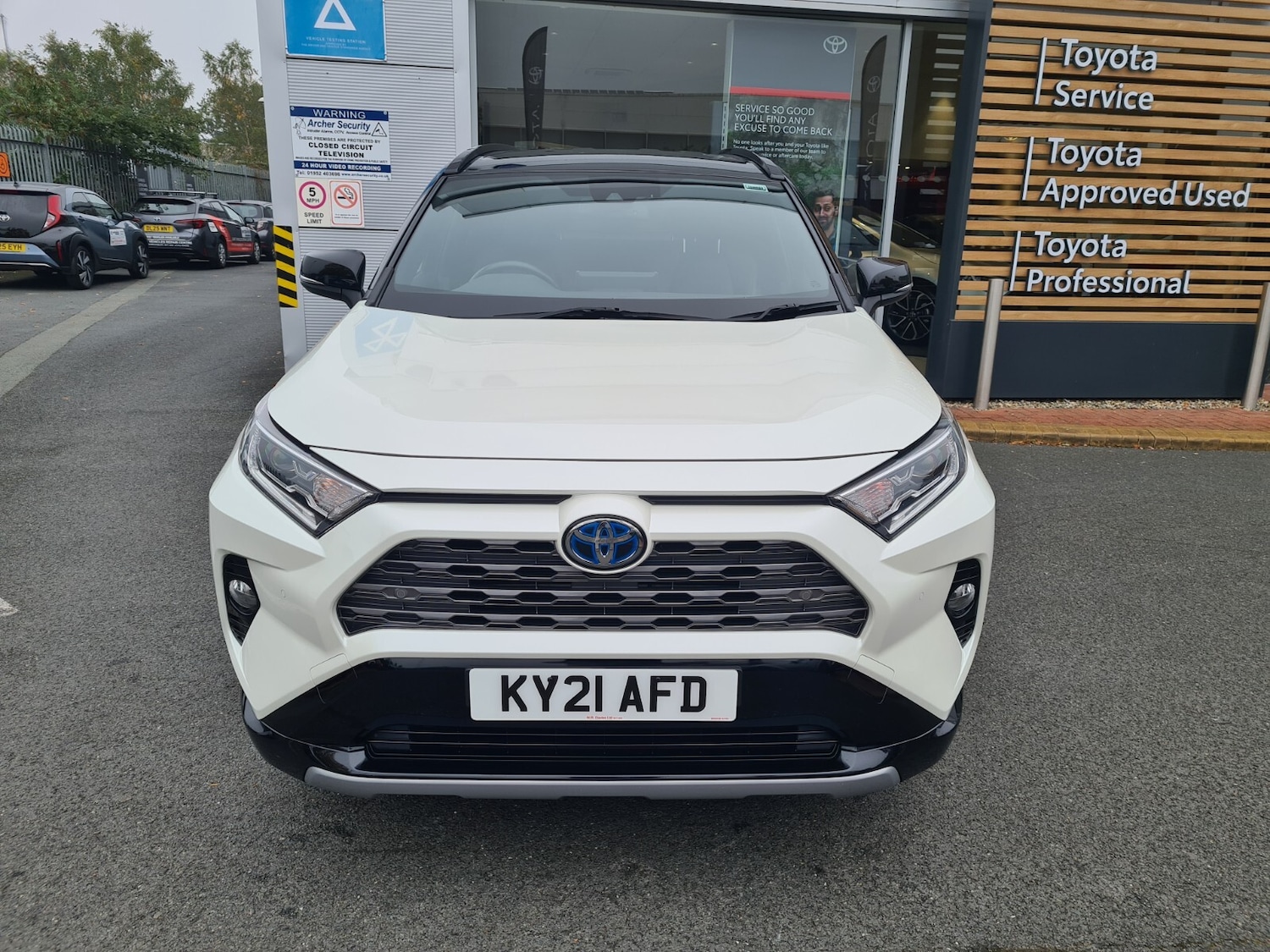 Used Toyota RAV4 2021 for sale - 76856357: Photo 2