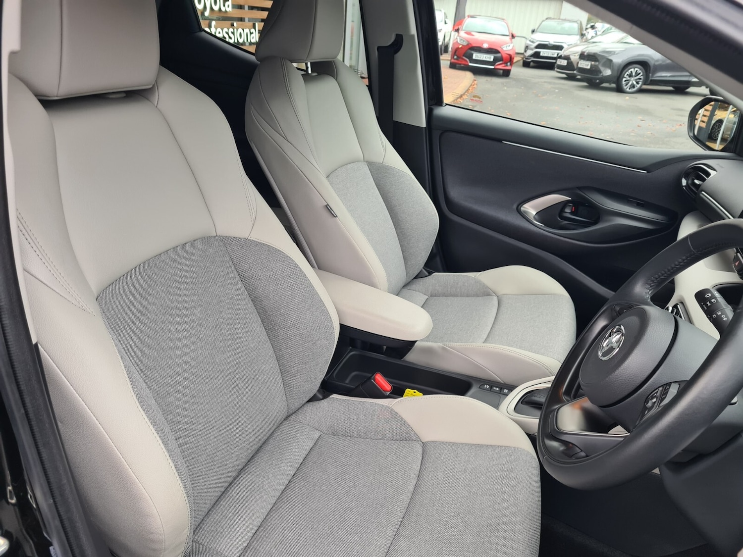 Used Toyota Yaris 2023 for sale - 76475042: Photo 16