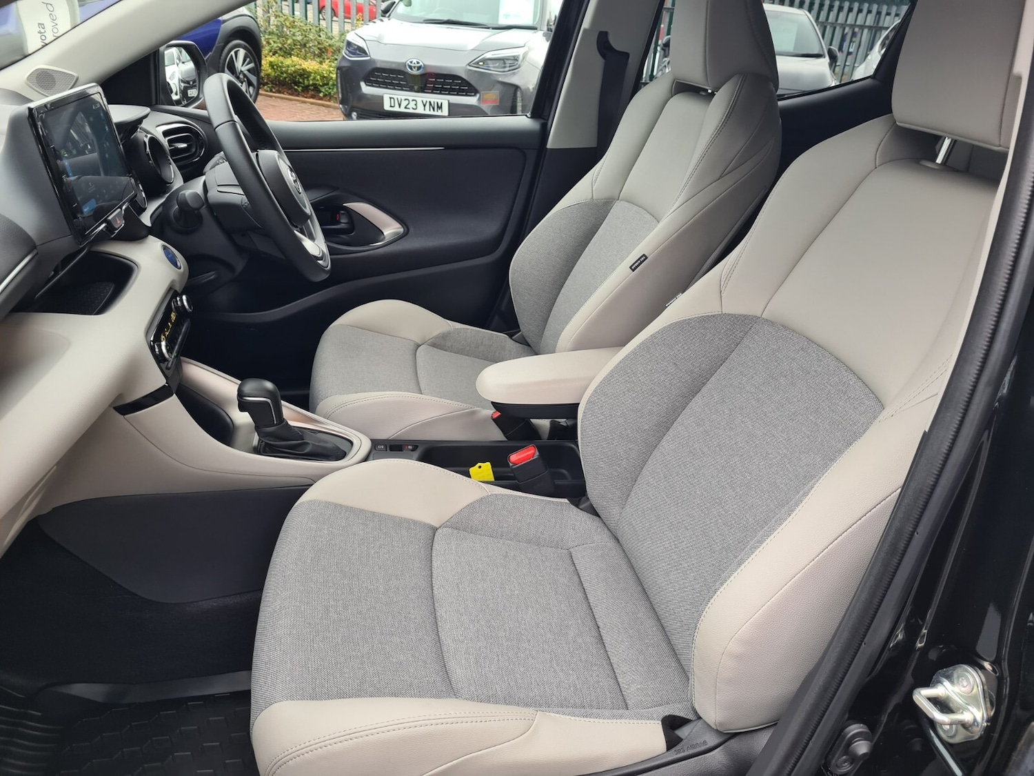 Used Toyota Yaris 2023 for sale - 76475042: Photo 22