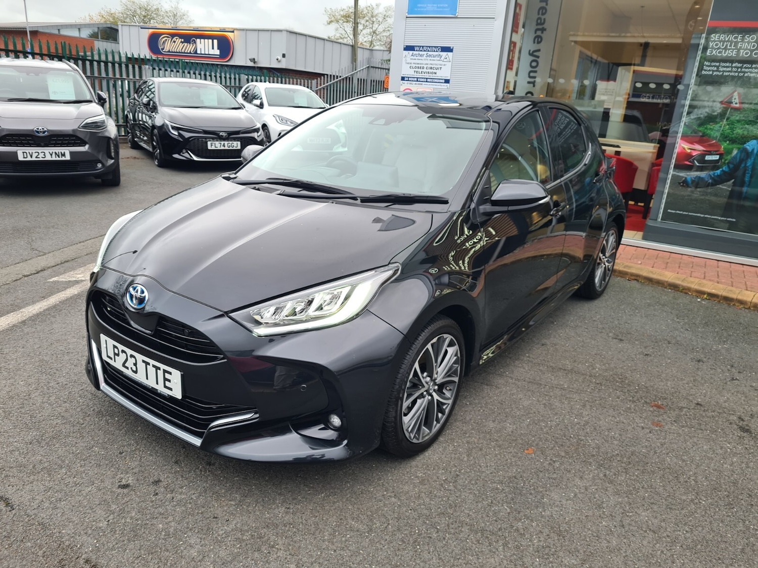 Used Toyota Yaris 2023 for sale - 76475042: Photo 3