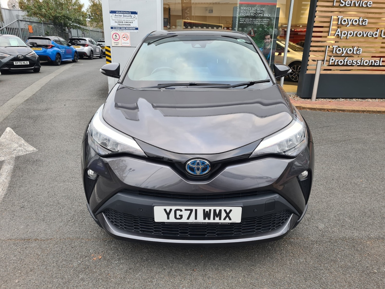 Used Toyota C-HR 2021 for sale - 77165500: Photo 2
