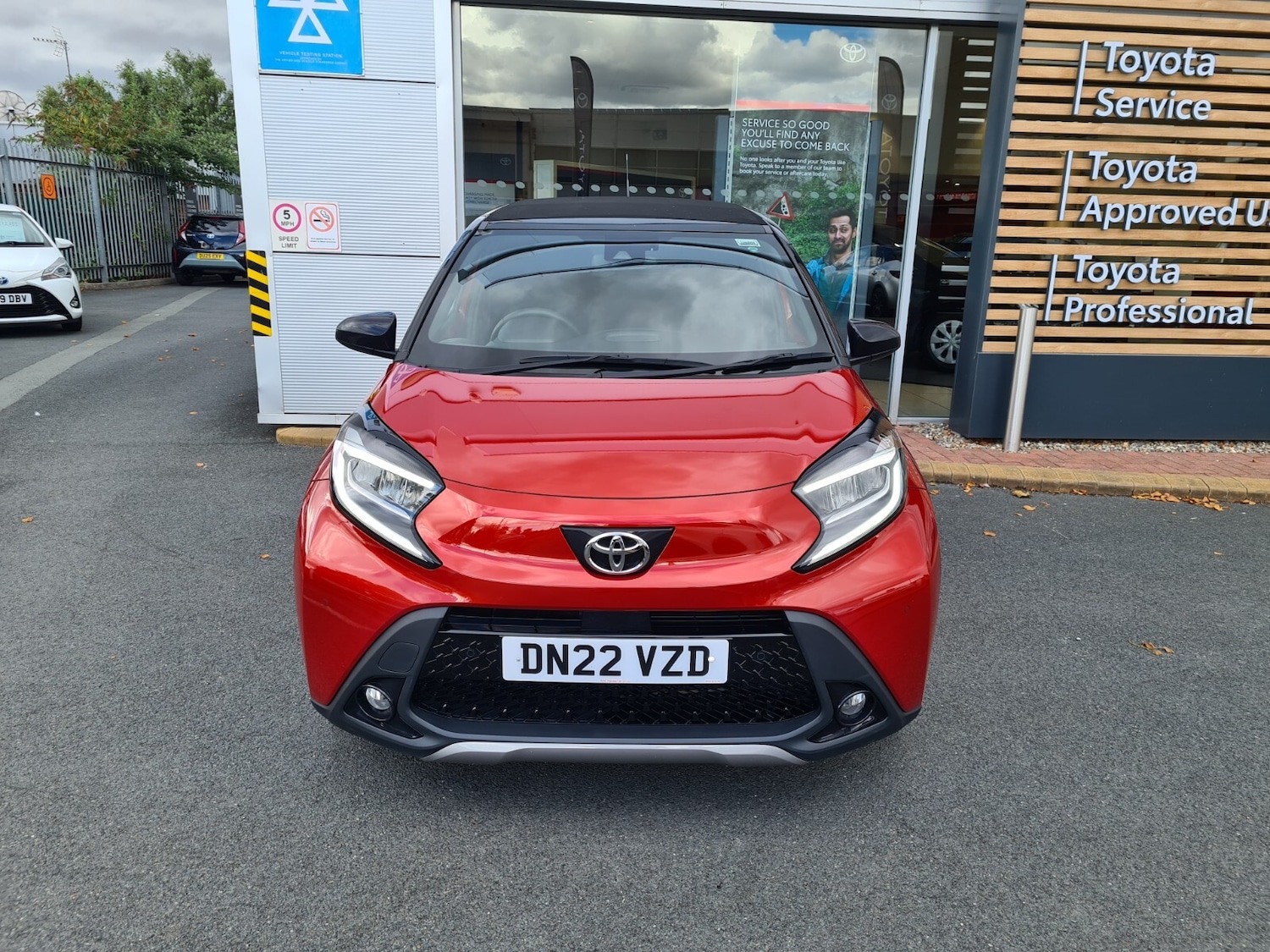 Used Toyota Aygo X 2022 for sale - 76276596: Photo 2