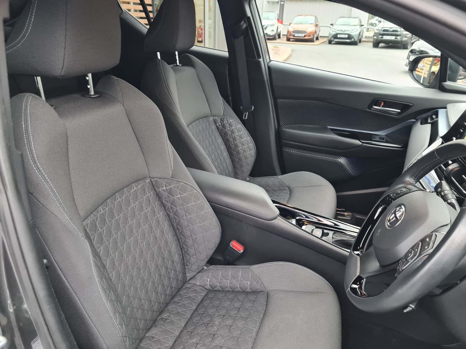 Used Toyota C-HR 2021 for sale - 77019863: Photo 17