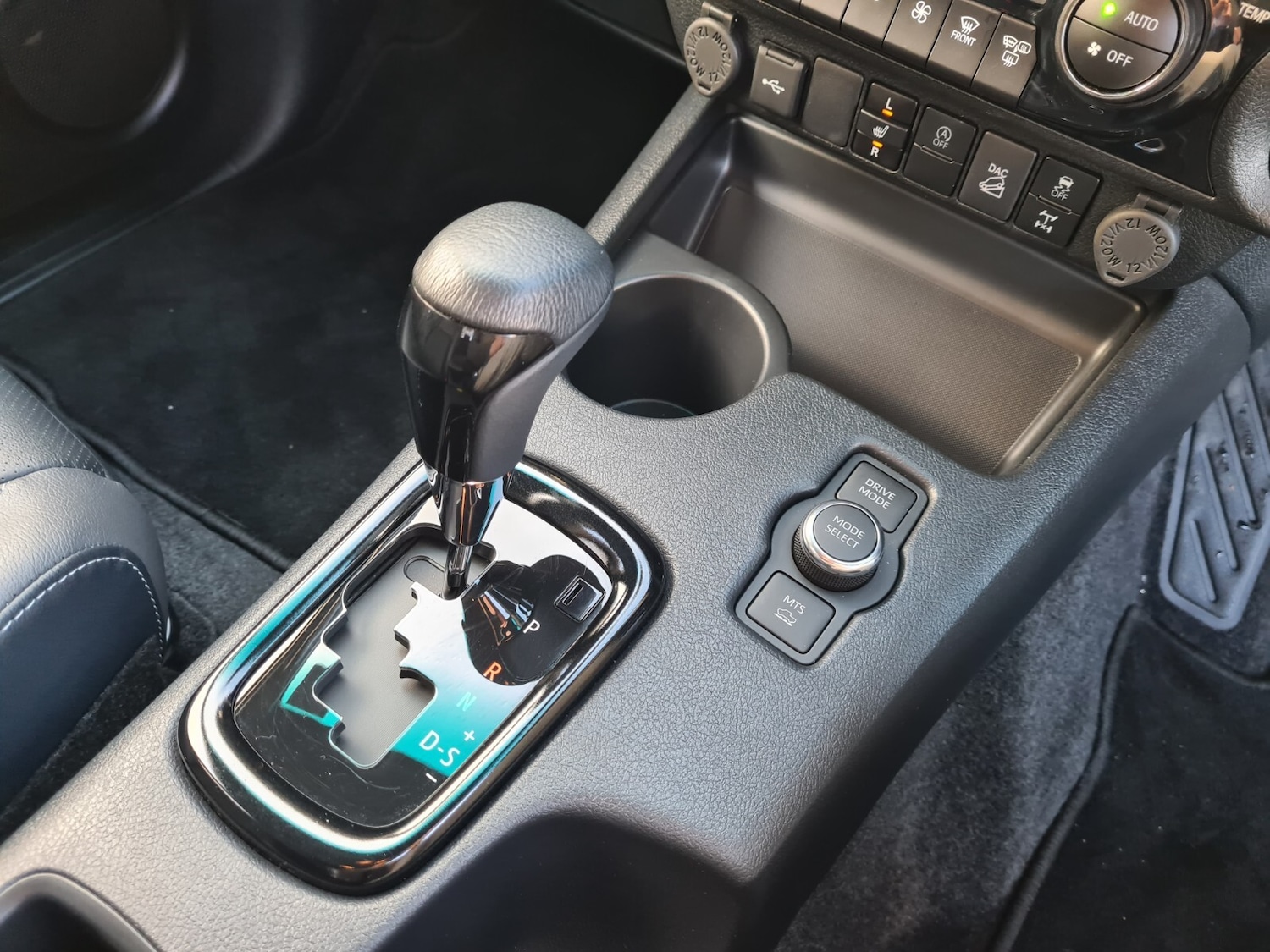 Used Toyota Hilux 2025 for sale - 77019850: Photo 15