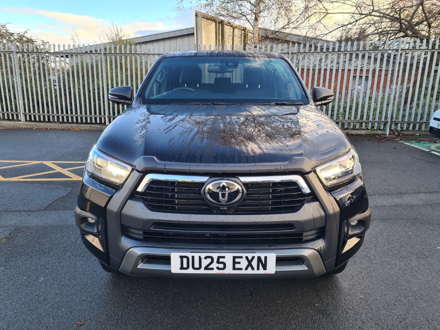 Used Toyota Hilux 2025 for sale - 77019850: Photo 2