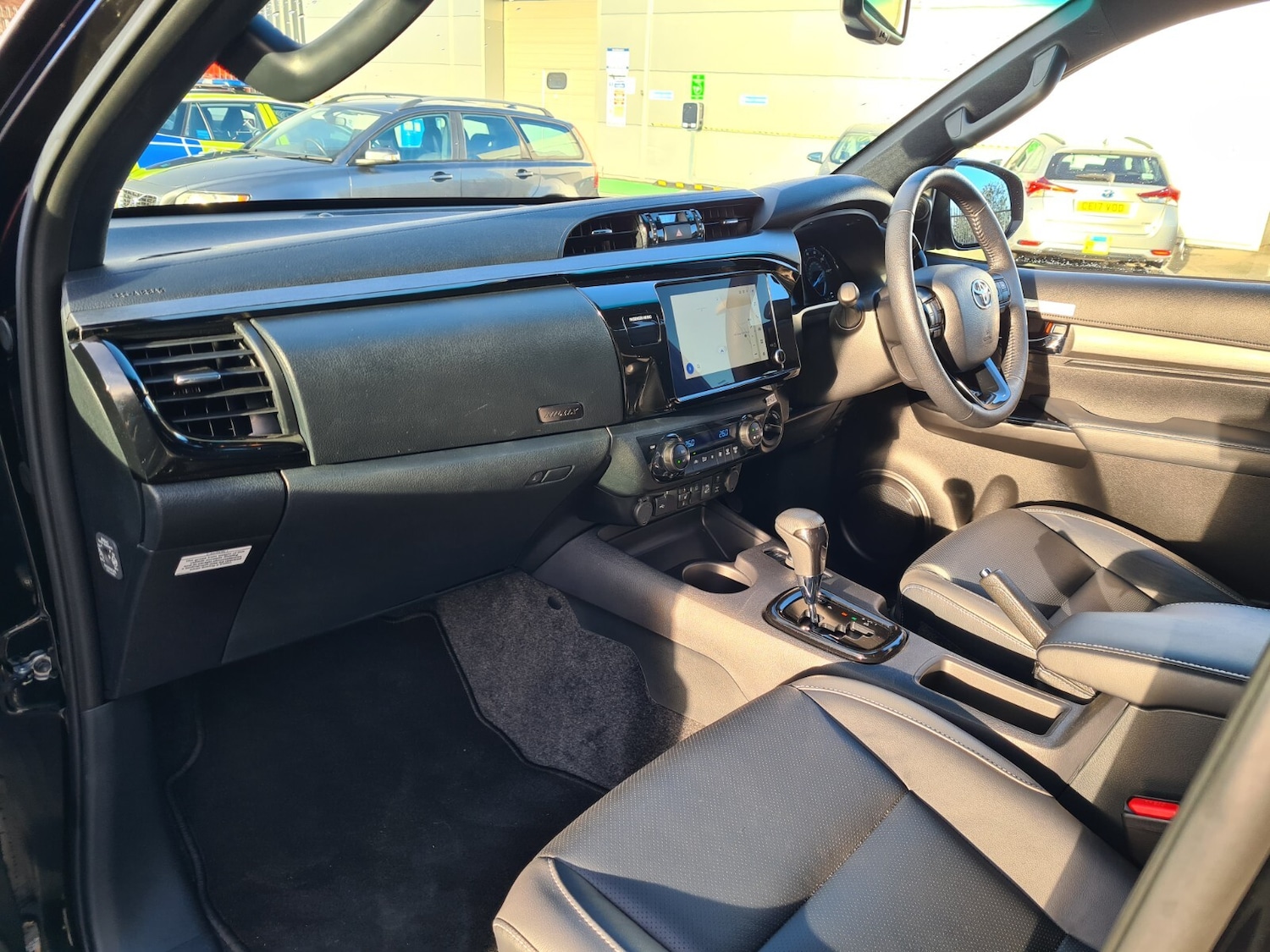 Used Toyota Hilux 2025 for sale - 77019850: Photo 23